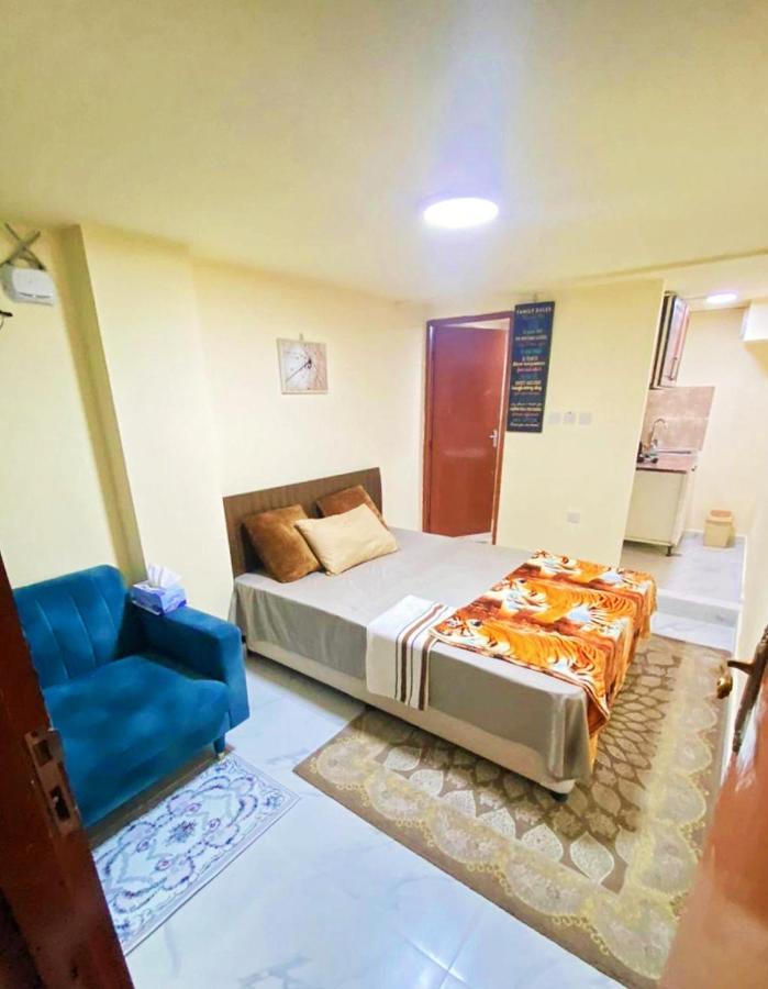 King Bed-studio Near 